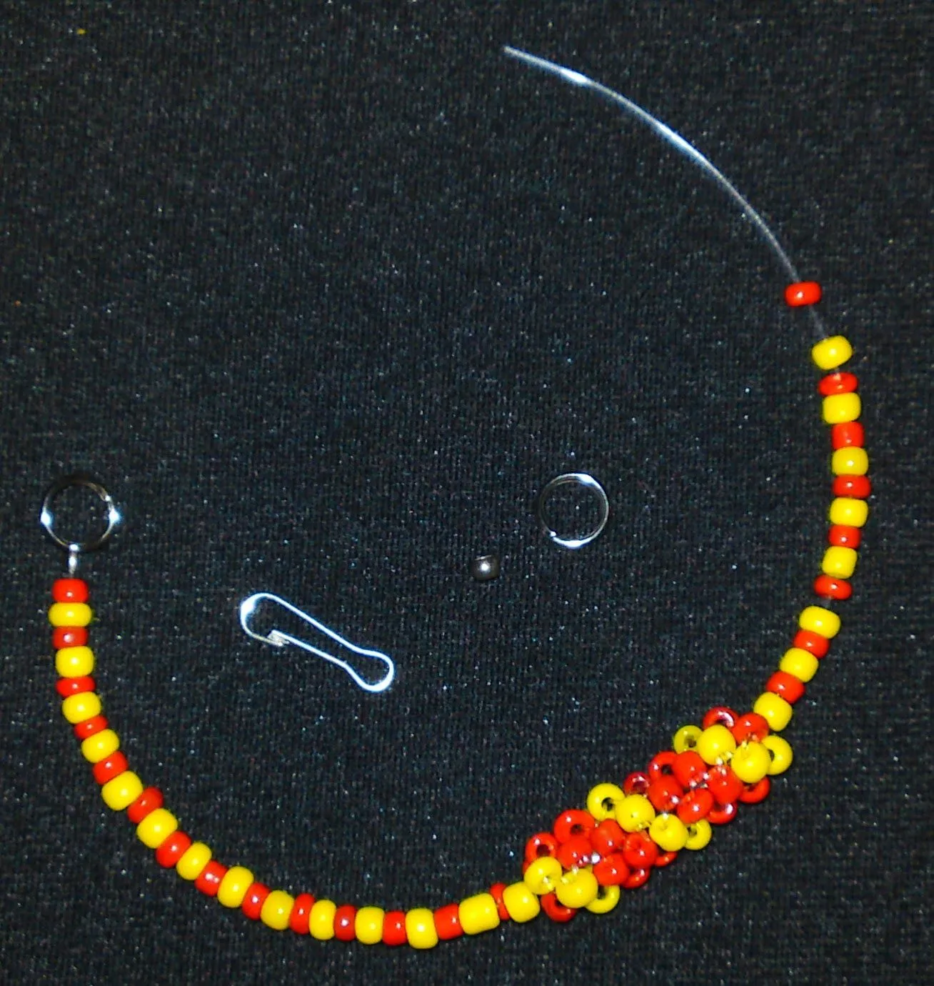 LA SOCIA DEL OCIO: Como hacer una pulsera de chaquiras ... LA SOCIA DEL OCIO: Como hacer una pulsera de chaquiras ...