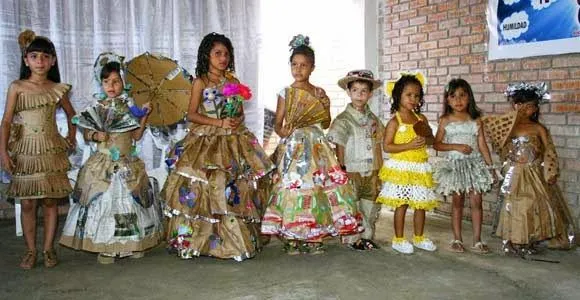 sociales: TRAJES PARA HACERLO CON MATERIALES RECICLABLES sociales: TRAJES PARA HACERLO CON MATERIALES RECICLABLES