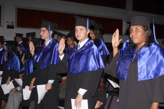 Sociales y Turismo: Colegio CENTU Celebra Graduación Bachiller ...