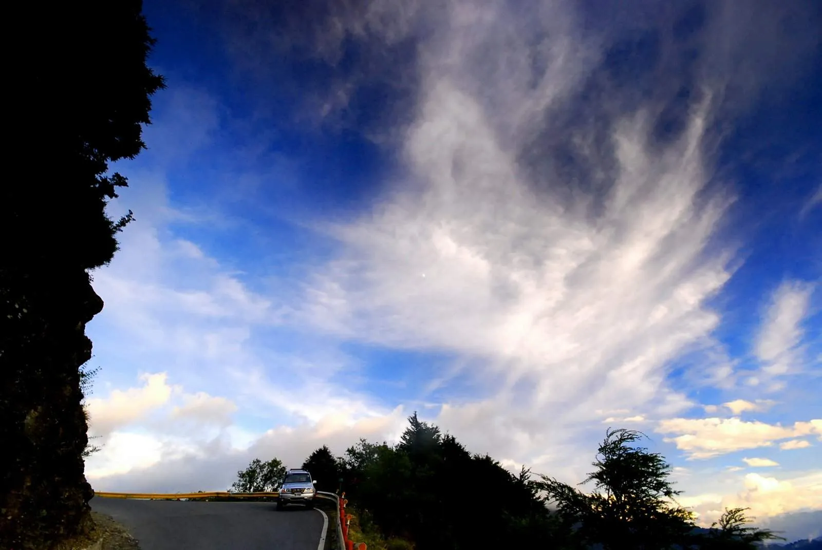 Solitary Dog Sculptor I: Landscapes - Paisajes: Skys - Cielos - Part 2
