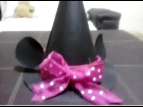 Como hacer un sombrero de bruja (extra estilo minnie) - YouTube Como hacer un sombrero de bruja (extra estilo minnie) - YouTube