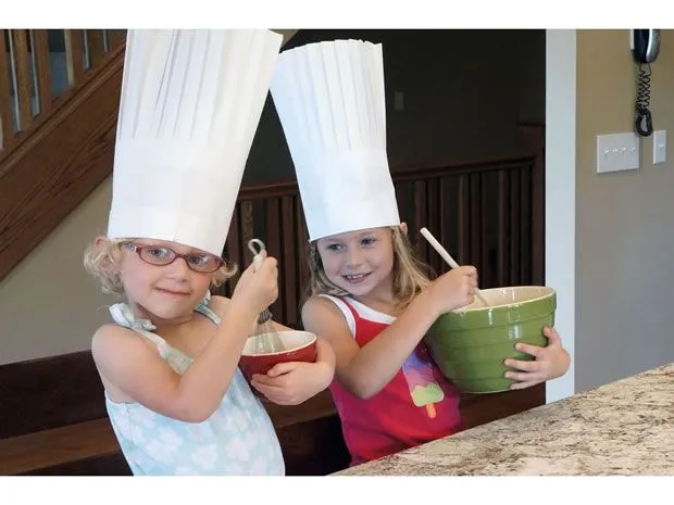 Cómo hacer un sombrero de chef para niños - Guía de MANUALIDADES Cómo hacer un sombrero de chef para niños - Guía de MANUALIDADES