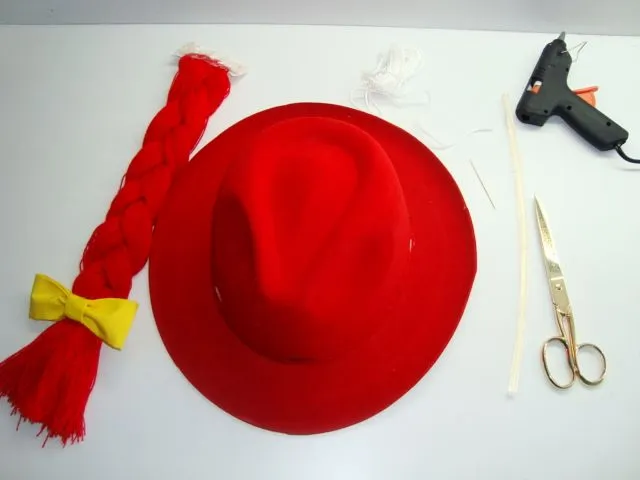 COSTURA": Disfraz de Jessie Toy Story (EL SOMBRERO)