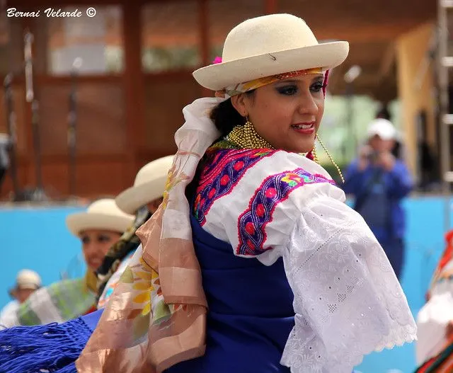 Sombrero y Traje Tipico de Imbabura | Flickr - Photo Sharing! Sombrero y Traje Tipico de Imbabura | Flickr - Photo Sharing!
