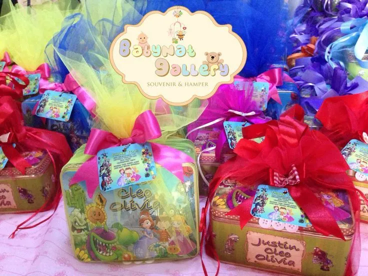 Souvenir, hamper, birthday, baby one month, baby shower, tin box ... Souvenir, hamper, birthday, baby one month, baby shower, tin box ...