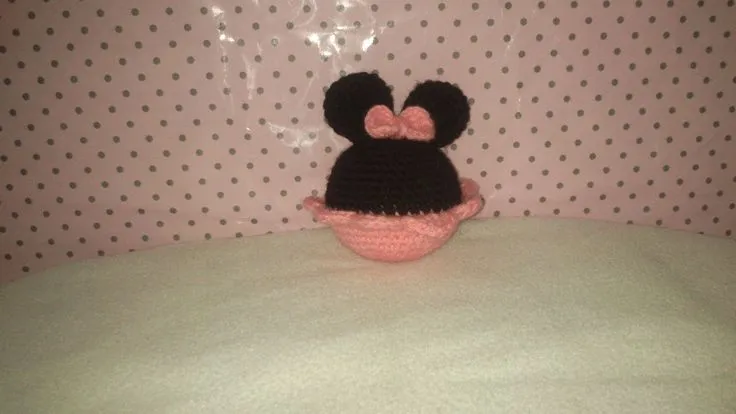 Souvenir Minnie Mouse Amigurumi - Patrón Gratis en Español aquí ... Souvenir Minnie Mouse Amigurumi - Patrón Gratis en Español aquí ...