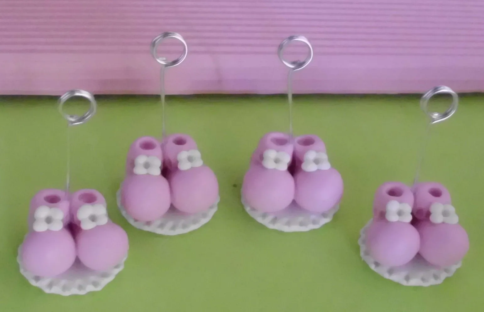 Souvenir de nacimiento en porcelana fria - Imagui