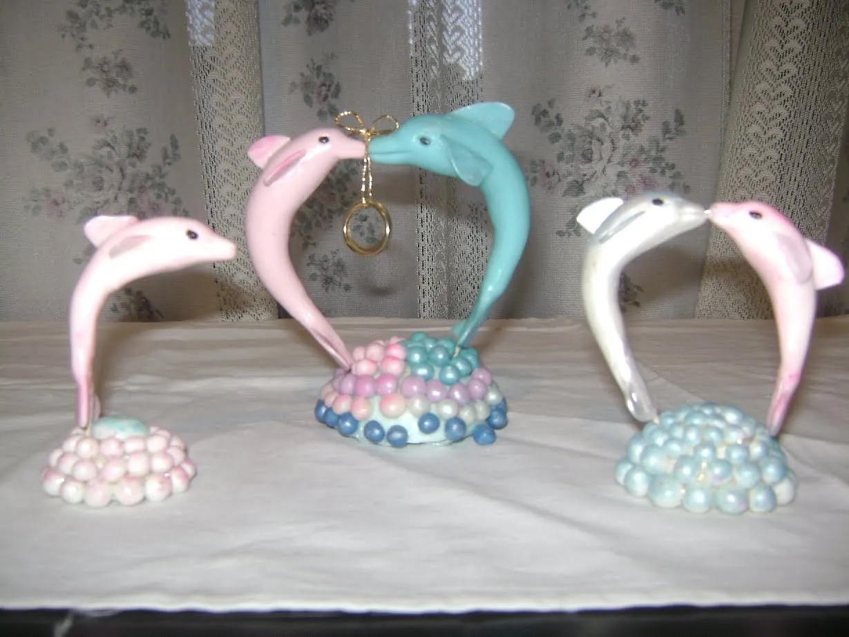 Souvenirs y adornos en porcelana fría