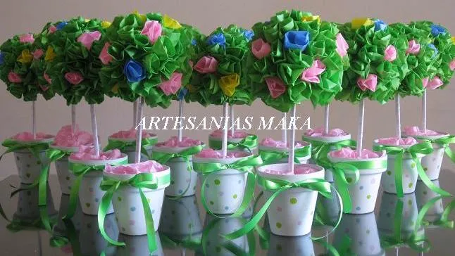 SOUVENIRS Y CENTROS DE MESA MAKA: ARBOLITOS DECORADOS CON PAPEL