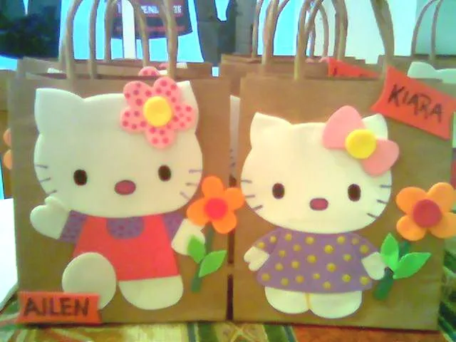 Souvenirs Kitty en goma eva - Imagui