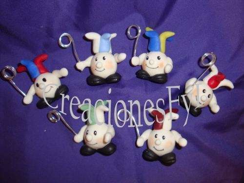 Fotos de souvenirs en porcelana fria (pelotitas con gorro de los ... Fotos de souvenirs en porcelana fria (pelotitas con gorro de los ...