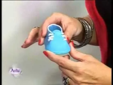 Cómo hacer souvenirs con porcelana fría - YouTube
