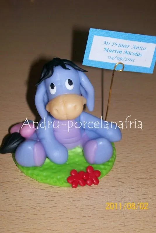 Souvenirs Winnie Pooh porcelana fria - Imagui