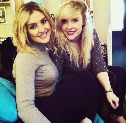 Perrie con Katherine + Perrie como un oso - 14/1 ~ Little Mix ...
