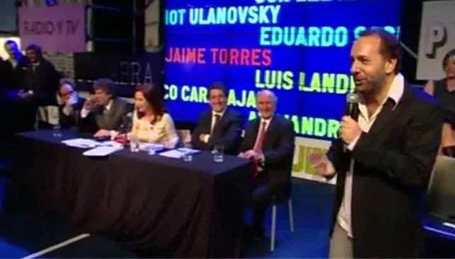 El stand up que divirtió a Cristina,enojó a La Cámpora - Taringa! El stand up que divirtió a Cristina,enojó a La Cámpora - Taringa!
