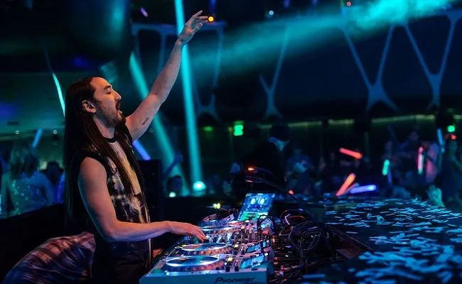 steve-aoki-rave.jpg