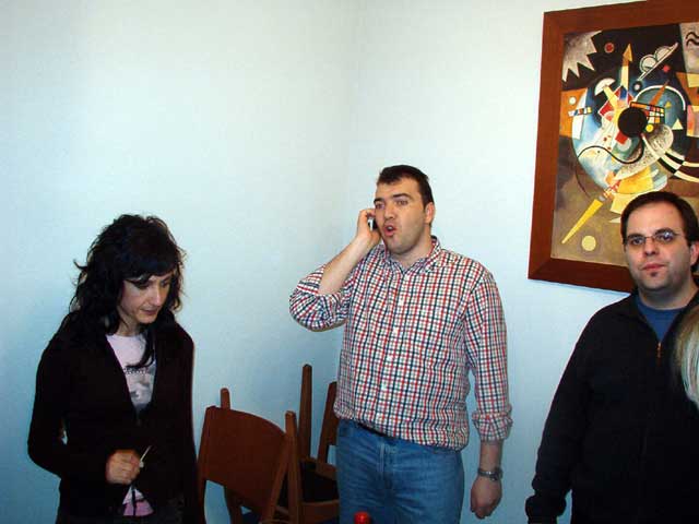 Dos personas hablando por teléfono - Imagui Dos personas hablando por teléfono - Imagui