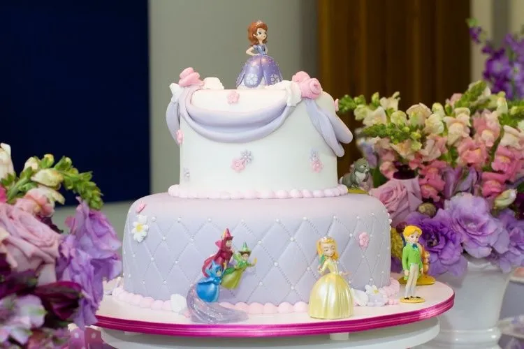 Sucesso entre as meninas, princesas Disney rendem decorações ...