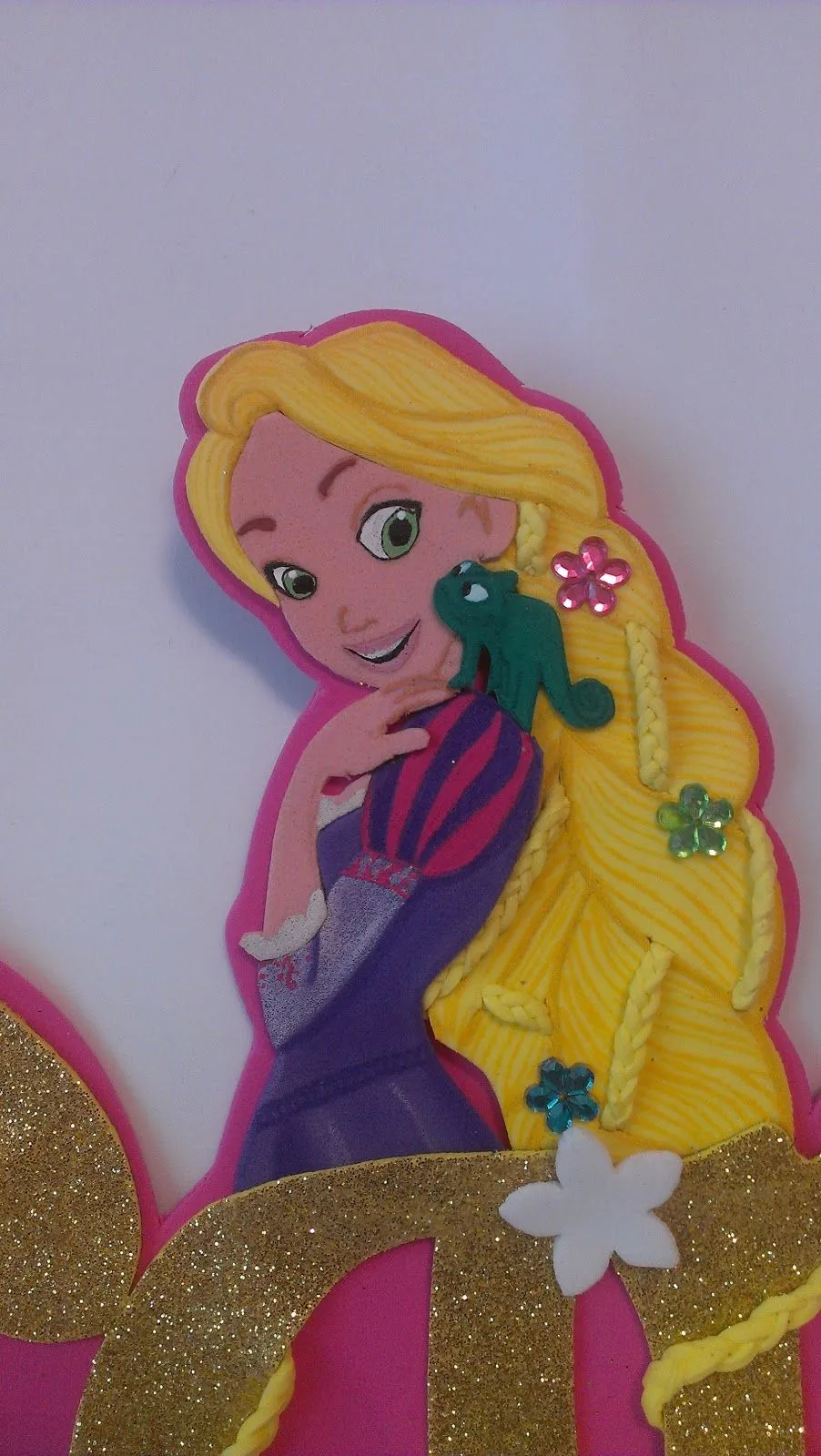 Un sueño, una manualidad: Rapunzel en goma eva. Dráculaura en goma eva Un sueño, una manualidad: Rapunzel en goma eva. Dráculaura en goma eva