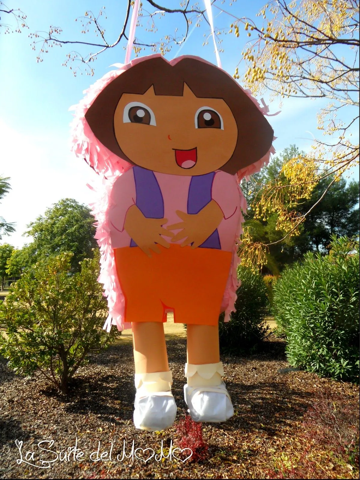 La Suite del momo: Piñata Dora la Exploradora La Suite del momo: Piñata Dora la Exploradora