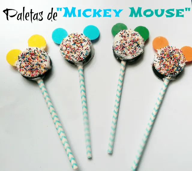 Super Mamá Latina: Paletas de Mickey Mouse { Galletas Oreo } Super Mamá Latina: Paletas de Mickey Mouse { Galletas Oreo }