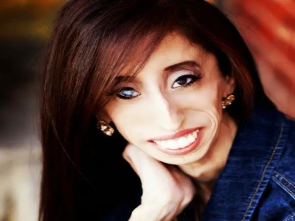 Superación Personal: 15 Lecciones de Lizzie Velasquez, la mujer ...