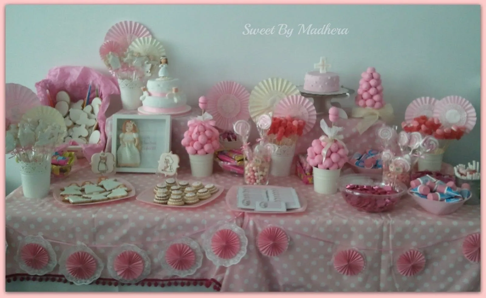 Sweet By Madhera: TODO AL ROSA: MESA DULCE PARA LA COMUNIÓN DE ANA Sweet By Madhera: TODO AL ROSA: MESA DULCE PARA LA COMUNIÓN DE ANA