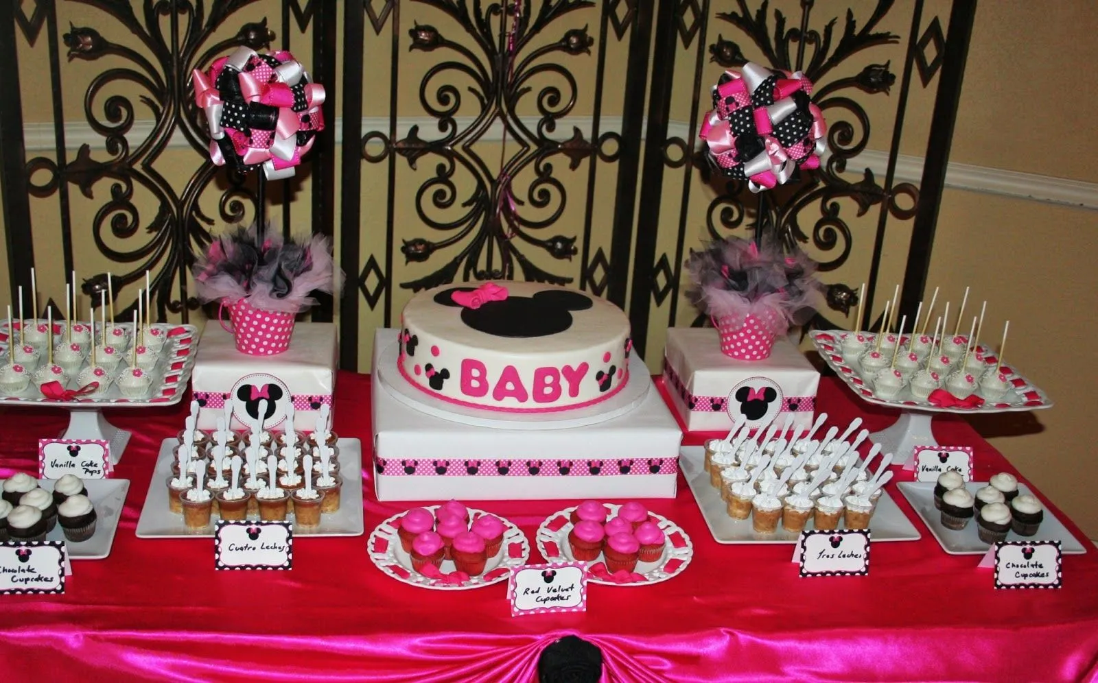 SWEET TREATS CAROUSEL: Beautiful Minnie Mouse Baby Shower SWEET TREATS CAROUSEL: Beautiful Minnie Mouse Baby Shower