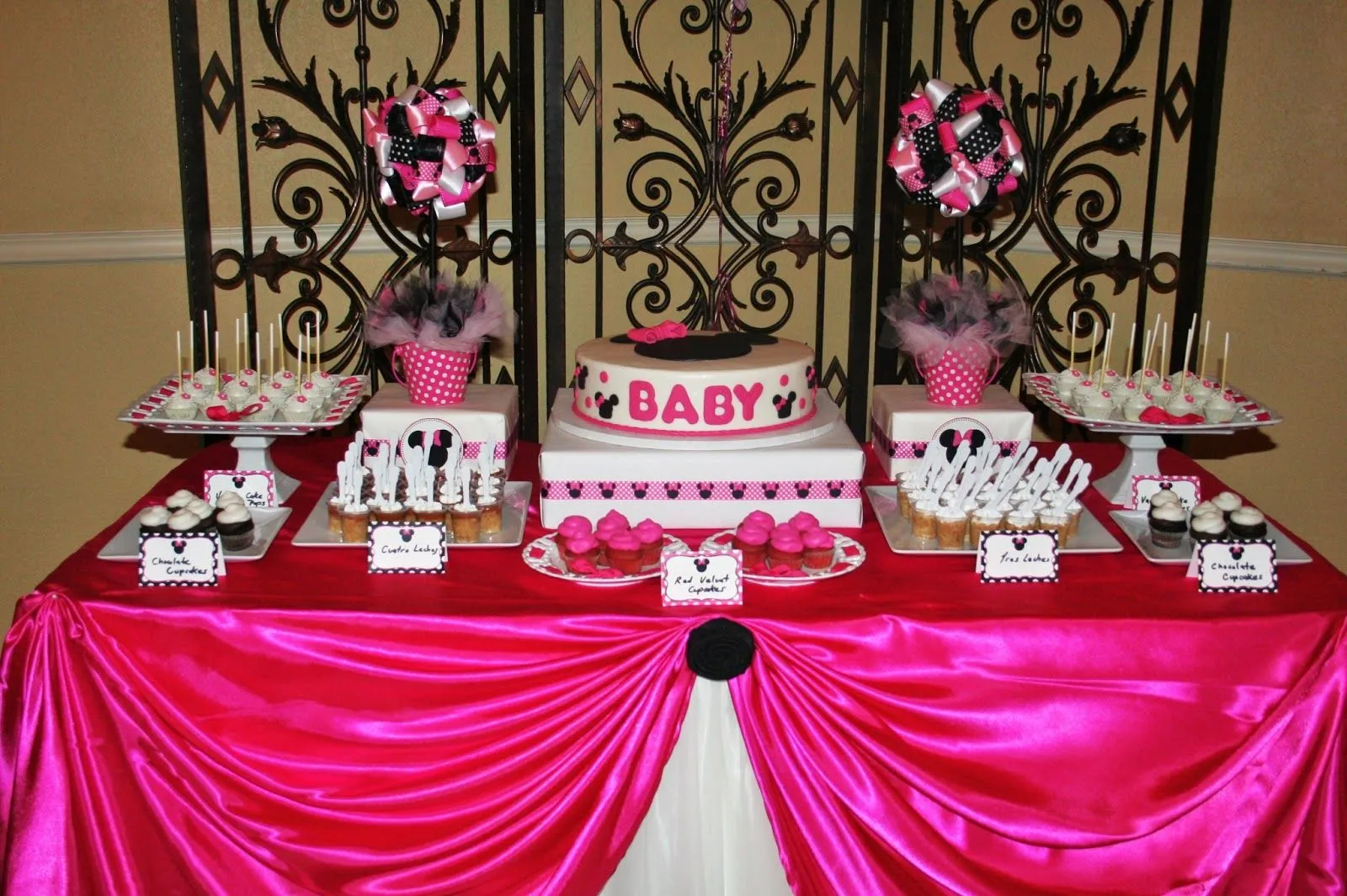 SWEET TREATS CAROUSEL: Beautiful Minnie Mouse Baby Shower SWEET TREATS CAROUSEL: Beautiful Minnie Mouse Baby Shower
