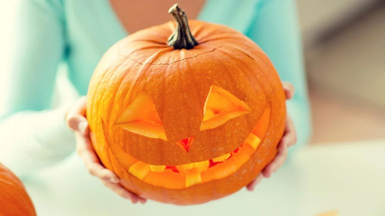 Cómo tallar una calabaza para Halloween (Plantillas descargables) Cómo tallar una calabaza para Halloween (Plantillas descargables)