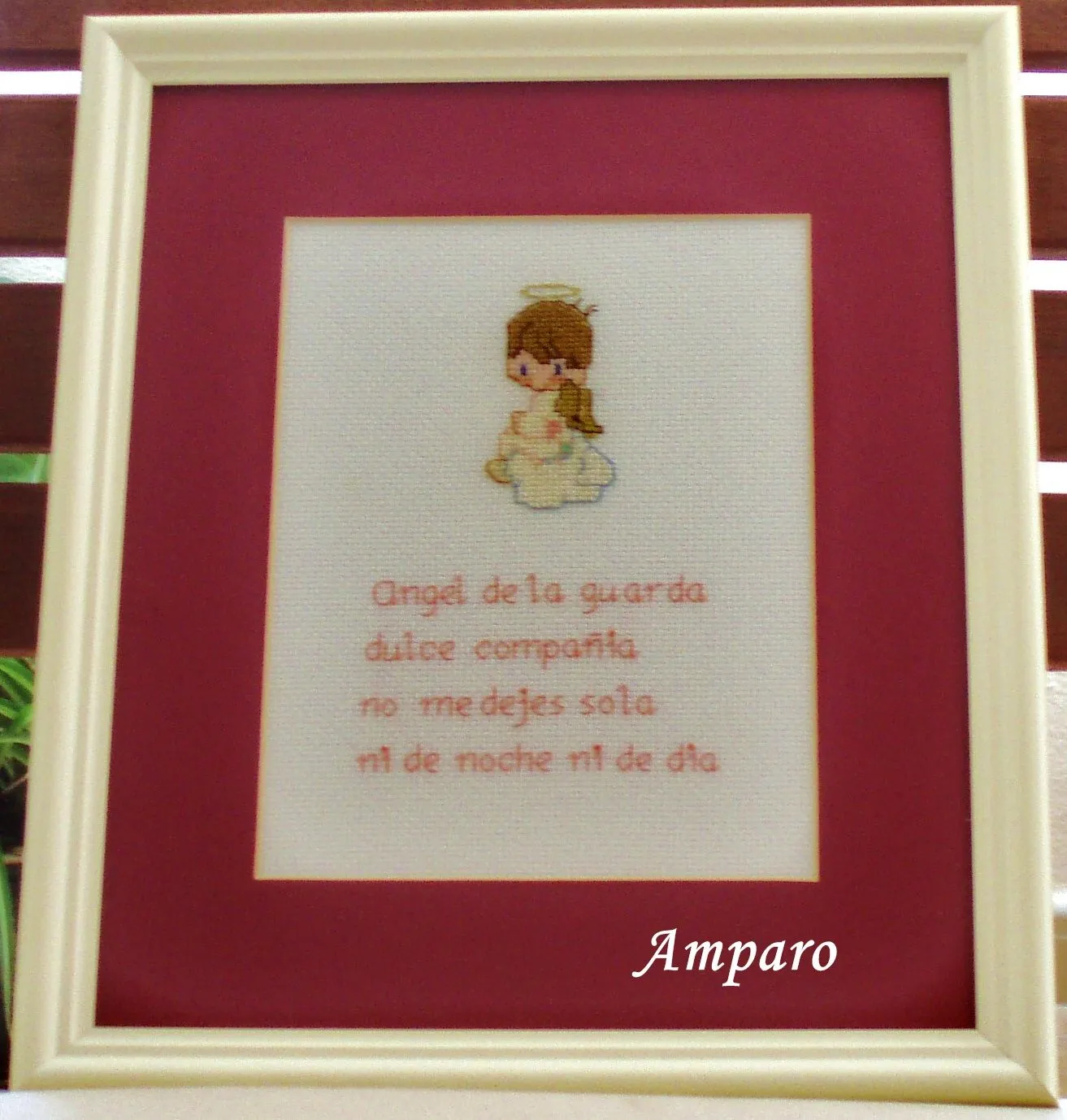 El taller de Amparo: Cuadro con ángel y oración bordado a punto de cruz El taller de Amparo: Cuadro con ángel y oración bordado a punto de cruz