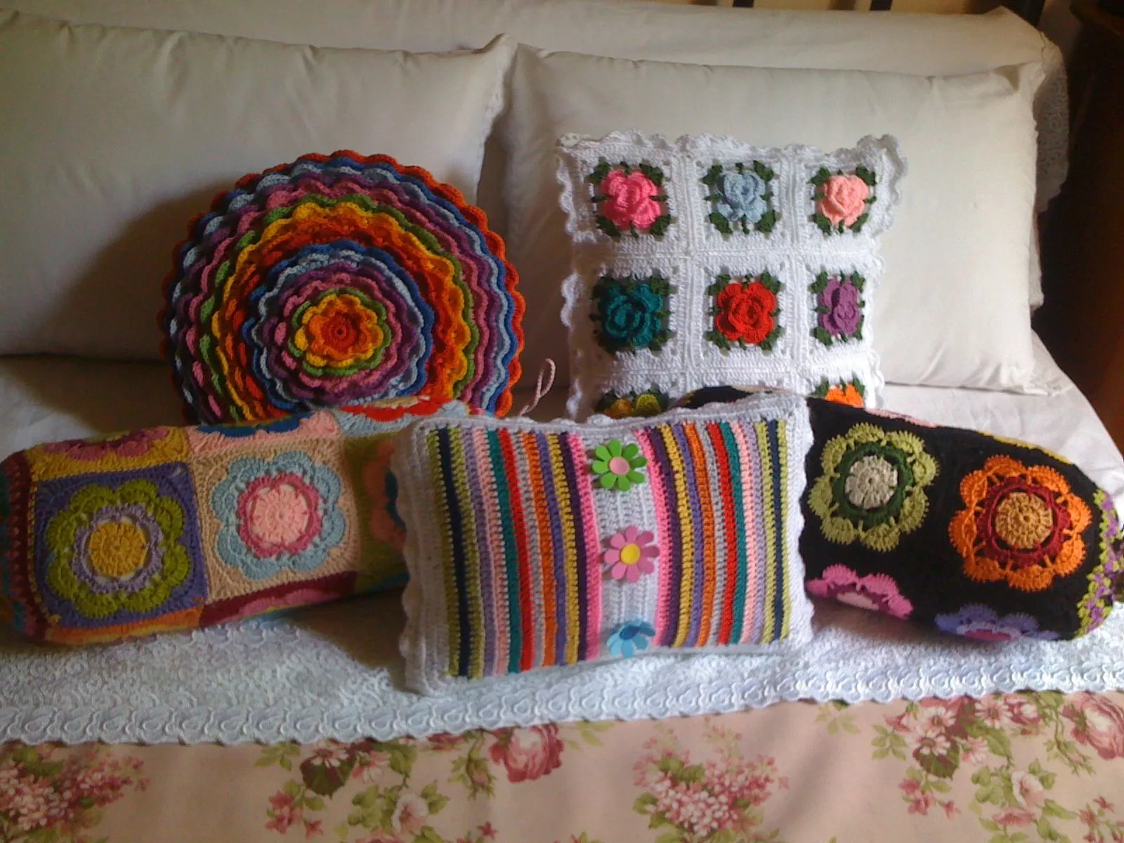 TALLER DE ARTESANIA...PILAR: COJINES A GANCHILLO Y ABANICOS EN ...