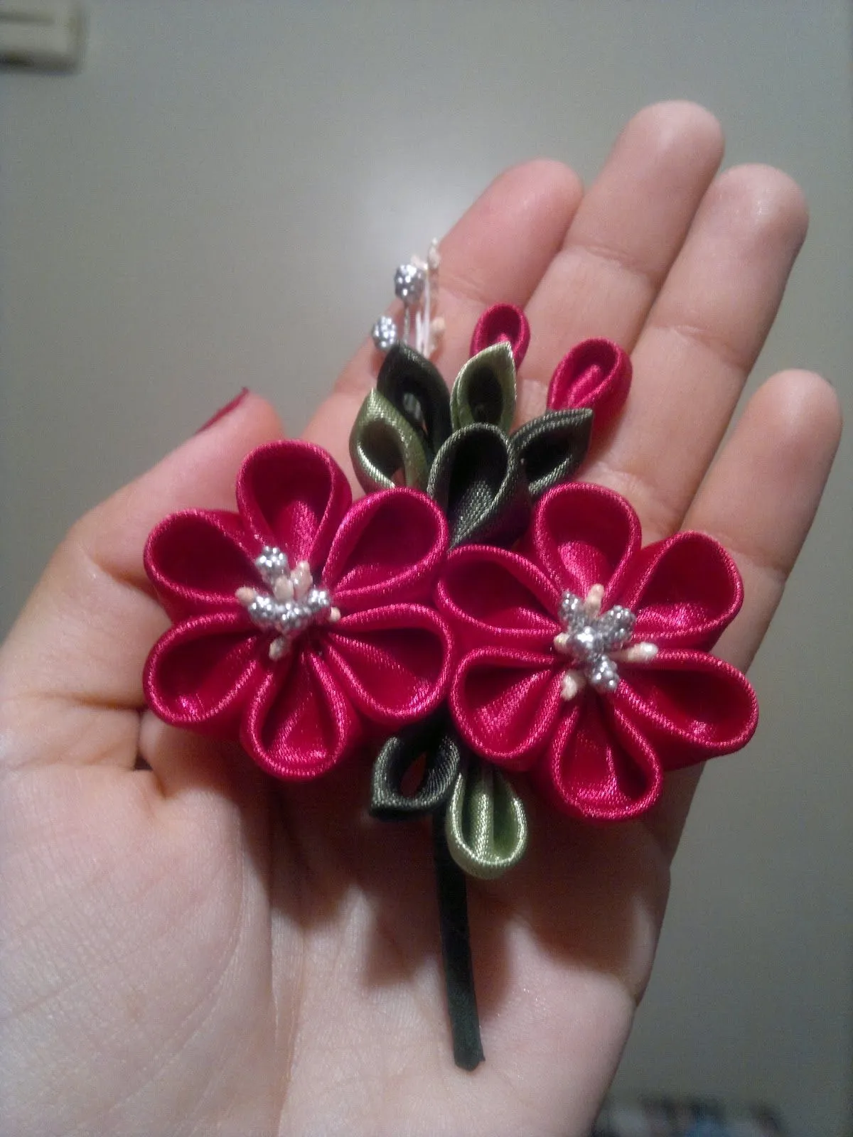 Taller de Flores Kanzashi Luna Llena: mayo 2012 Taller de Flores Kanzashi Luna Llena: mayo 2012