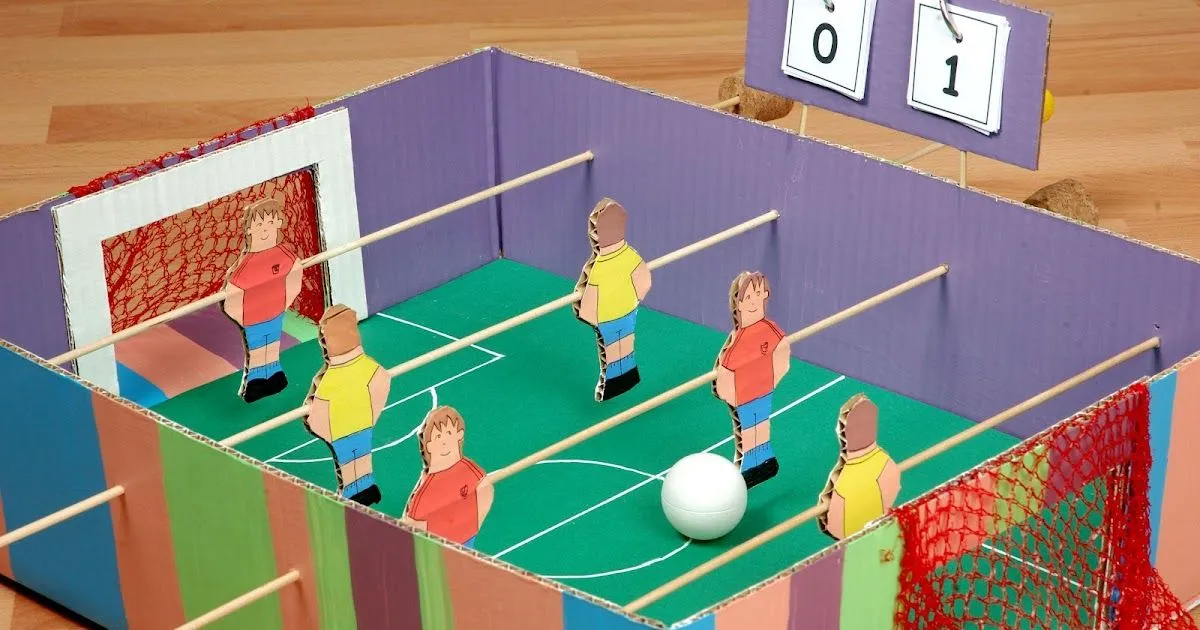 El Taller de Pepa: UN FUTBOLÍN HECHO EN CASA El Taller de Pepa: UN FUTBOLÍN HECHO EN CASA