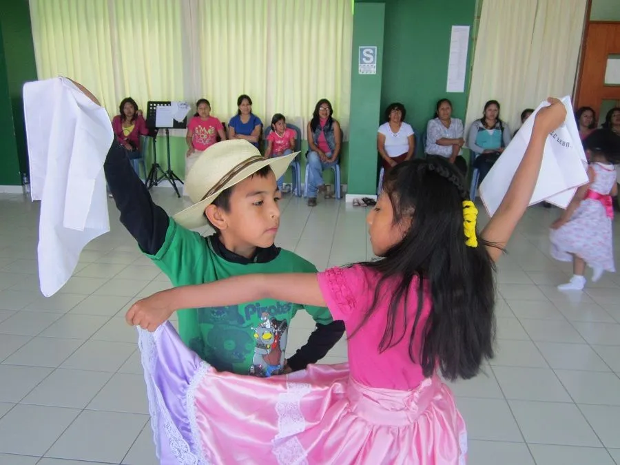 Talleres de marinera para niños y adolescentes - Líderes del Arte por la Paz Talleres de marinera para niños y adolescentes - Líderes del Arte por la Paz