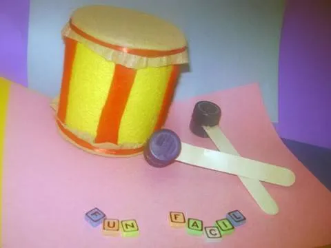 Como hacer un tambor de juguete con materiales reciclados - YouTube Como hacer un tambor de juguete con materiales reciclados - YouTube