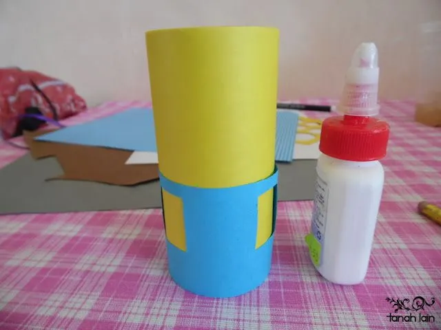 Tanah Lain: Dulcero Minion DIY