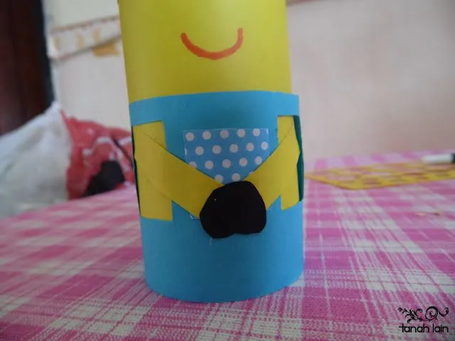 Tanah Lain: Dulcero Minion DIY