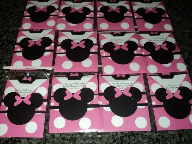 Tarjeta de cumpleaños de minnie diseñada por mi amiga teresa ... Tarjeta de cumpleaños de minnie diseñada por mi amiga teresa ...