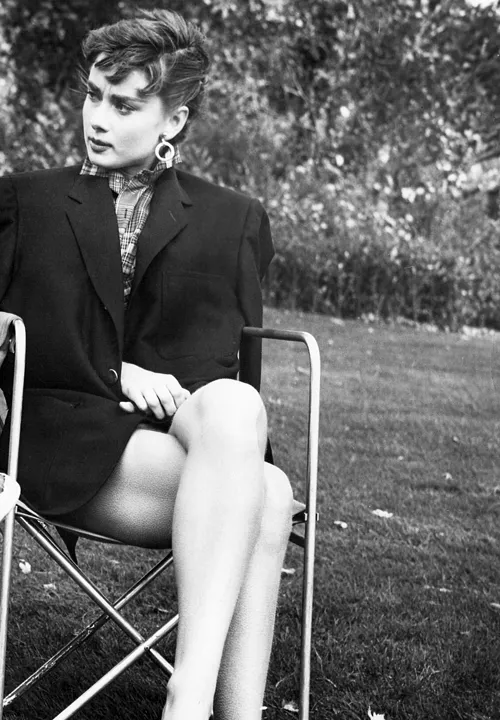 Tarkovsky, Audrey Hepburn on the set of Sabrina (1954) Tarkovsky, Audrey Hepburn on the set of Sabrina (1954)