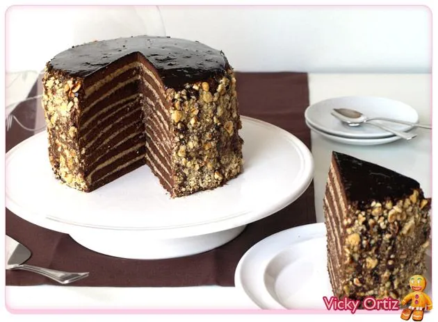 Tarta altísima de chocolate y praliné. | Sucre Art