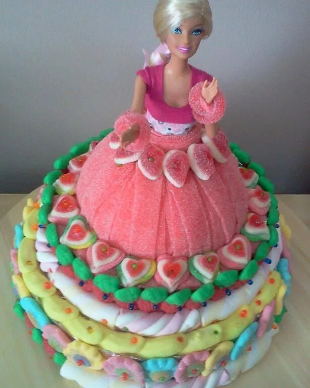 tarta barbie de chuches | Tartas decoradas | Pinterest | Candy ... tarta barbie de chuches | Tartas decoradas | Pinterest | Candy ...