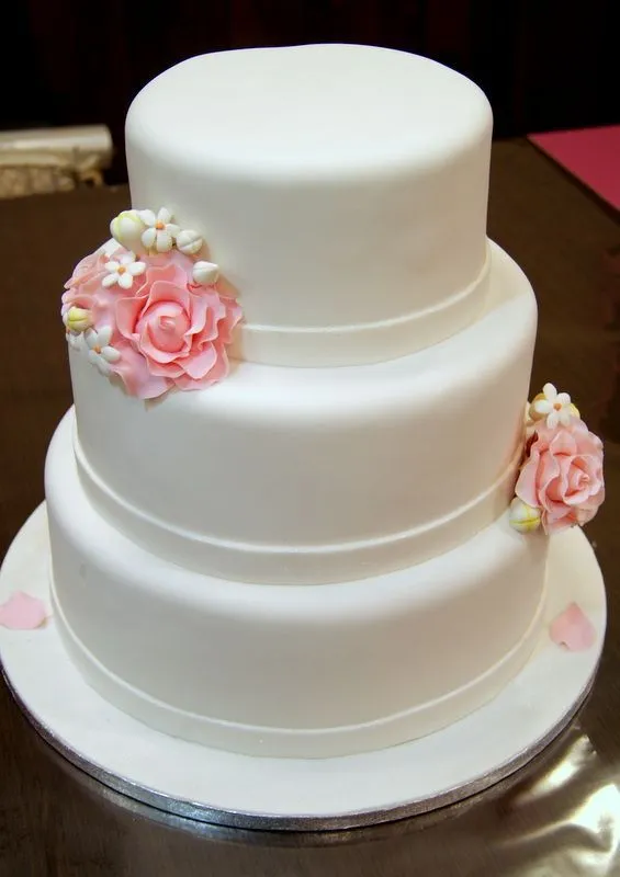 Tarta boda sencilla y elegante | wedding cakes | Pinterest Tarta boda sencilla y elegante | wedding cakes | Pinterest