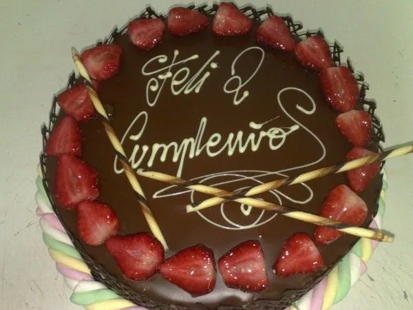 Tarta de chocolate con fresas - Pasteleria en Lorca y Aguilas