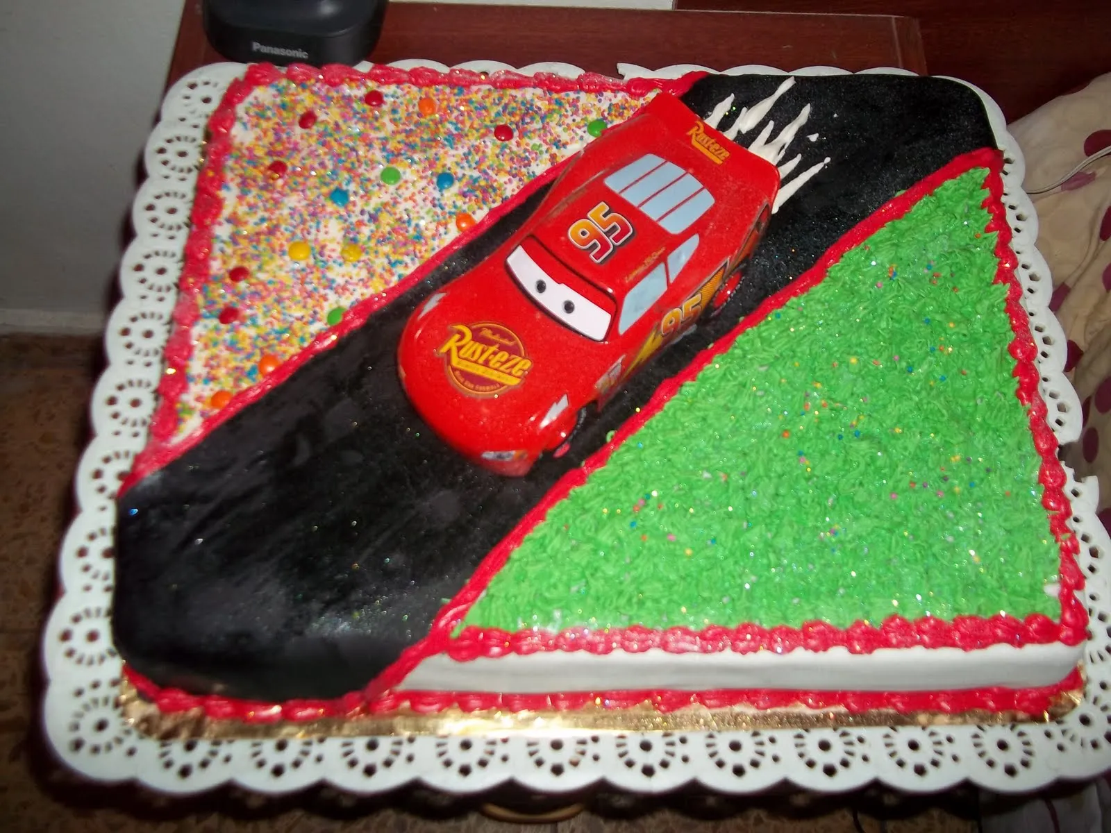 Pasteleria artesanal "Mis dulces momentos": TORTA CARS