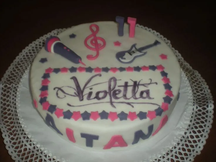 Tarta de cumpleaños para Aitana, de su serie favorita, Violetta ... Tarta de cumpleaños para Aitana, de su serie favorita, Violetta ...