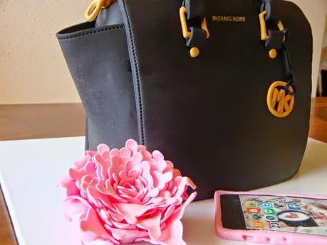 Mi tarta de cumpleaños ♥ Bolso Selma de Michael Kors por ... Mi tarta de cumpleaños ♥ Bolso Selma de Michael Kors por ...