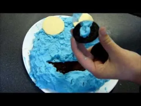 Tarta de cumpleaños, el monstruo de las galletas - YouTube