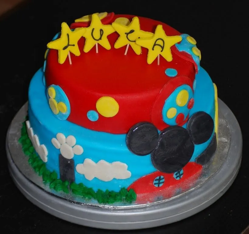 Tarta decorada casa de Mickey Mouse | Divinas Tartas