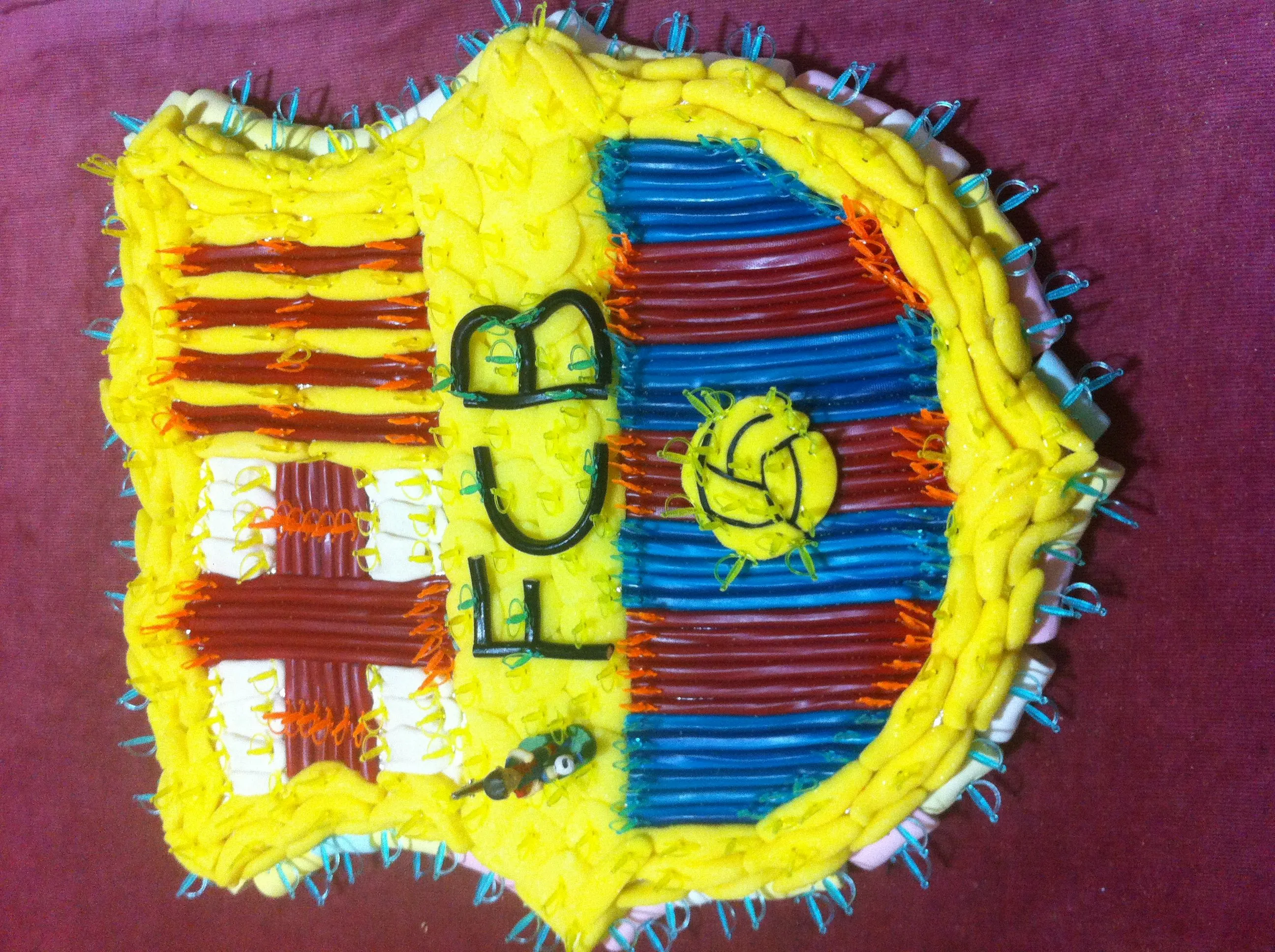 TARTA ESCUDO FC BARCELONA | Tartas de Gomitas